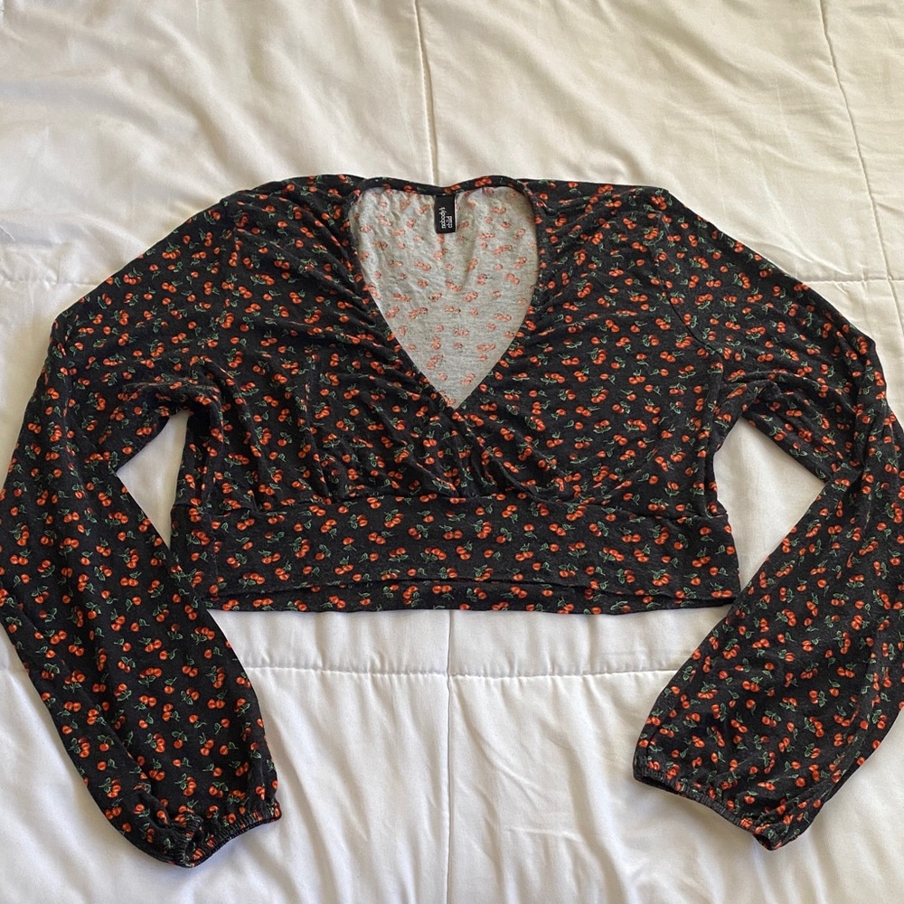 Black Cherry Print V-Neck Long-Sleeve Crop Top by Unknown Brand